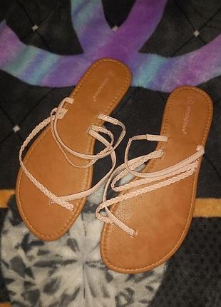 Босоніжки шльопанки в'єтнамки