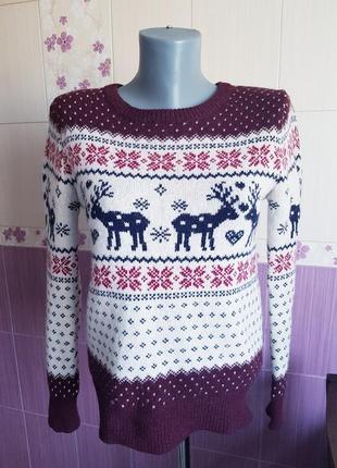 Шерстяной свитер с оленями в новогоднем стиле atmosphere