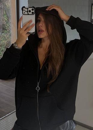 Чорна жіноча кофта ( зіп-худі зі стразами). розміри 40-48 оверсайз. турецька тканина на флісі. капюшон подвійний. блискавка двостороння.