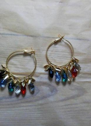 Новые красивые нарядные золотые серьги кольца с хрусталём и листиками ❤️
