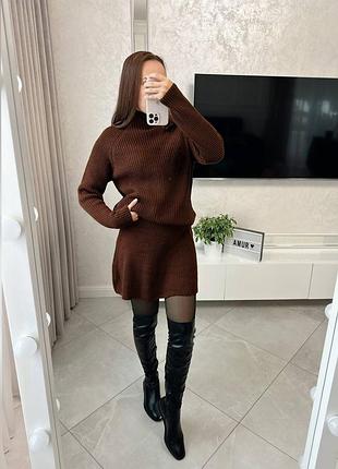 Теплый женский костюм с юбкой