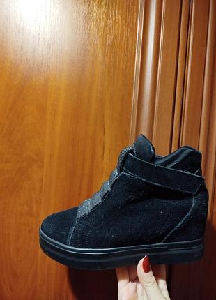 Замшеві черевики