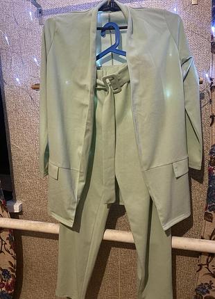 Костюм жіночий, берюзовий, легкий