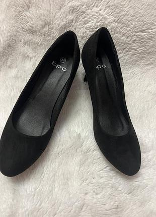 Туфлі жіночі 37 р.( уст 22.5/ 23 см,каблук 6 см