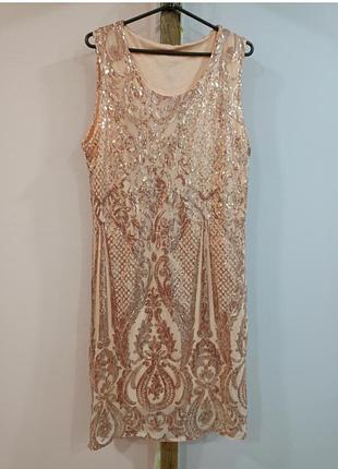 Вечернее платье в пайетках