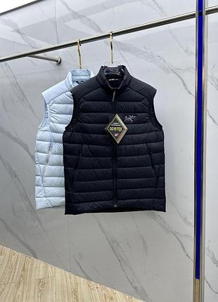 Чоловічий пуховий жилет arc'teryx