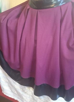 Шикарная брендовая юбка-клеш boohoo, плотная, с кожаным декором  размер 50/525 фото
