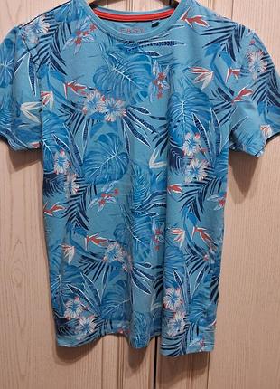 Футболка стильна