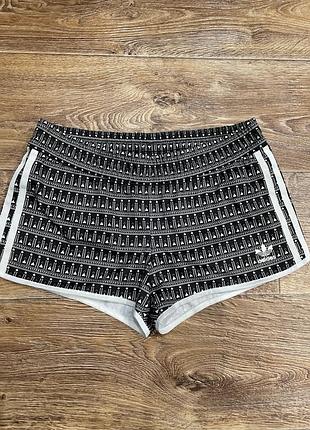 Шорти фірмові
