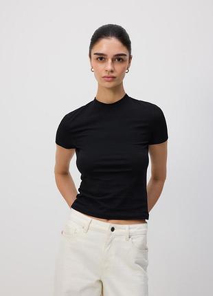 Чорна футболка reserved