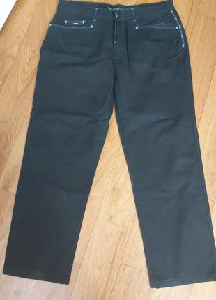 Чорні джинси, штани