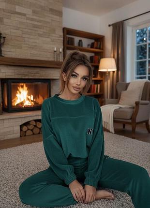 Жіноча піжама домашній костюм двійка кофта і штани велюр зелений
