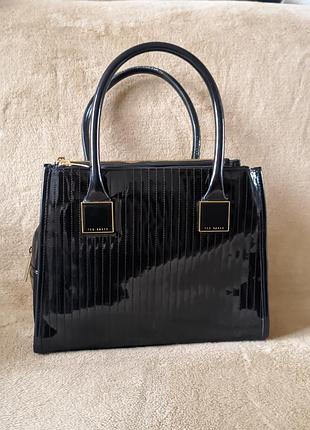 Гарна лакова сумка від tad baker