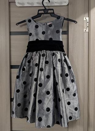 Праздничное серебристое платье для девочки 5-6 лет