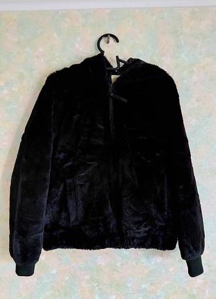 Женская шуба короткая р.s(м)