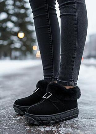 Уги на платформі чорні жіночі тепленькі