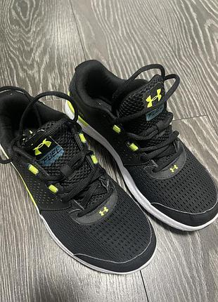 Кросівки чоловічі