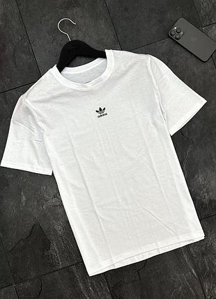 Футболка adidas біла