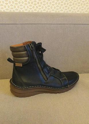 Шкіряні черевики відомого іспанського бренду pikolinos