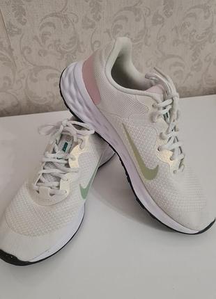 Оригинальные женские кроссовки nike 38 размер