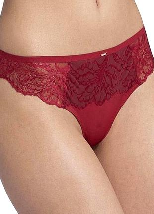 Червоно бордові трусики великого розміру triumph essence