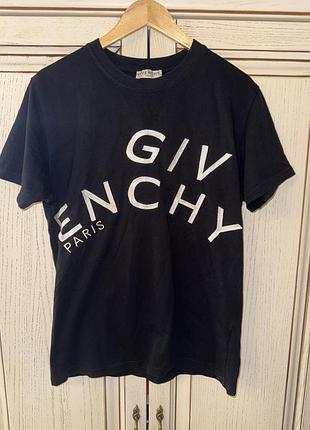 Футболка чоловіча givenchy