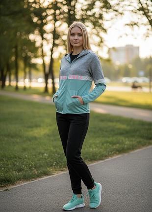 Крутюча спортивна кофта для жінок