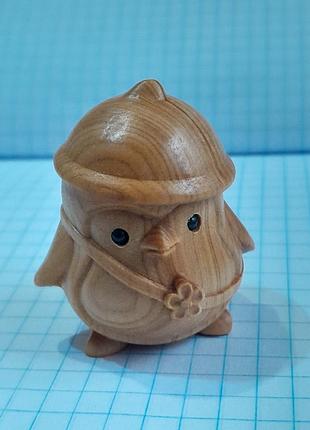 Деревянная фигурка пингвин