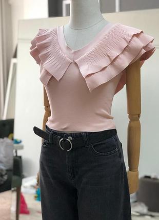 Эффектный пудровый лонгслив с воланами😍 топ з рюшами размер xs-s