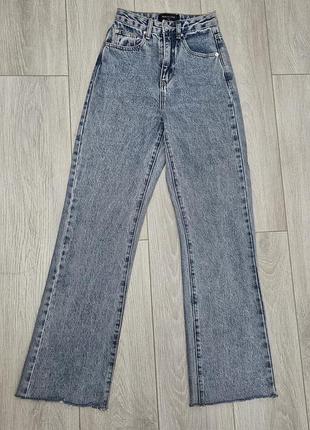 Прямые женские джинсы