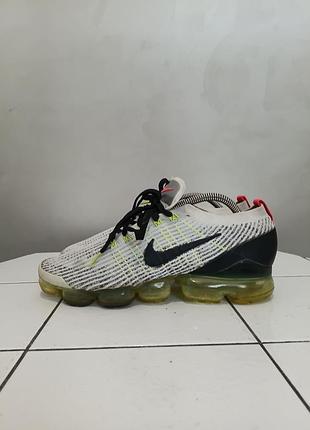 Nike air vapormax flyknit 3 neon collection shoes men’s 
размер 44.5 длина стельки 28.5 см
состояние хорошее,минимальное пятно указано на фото