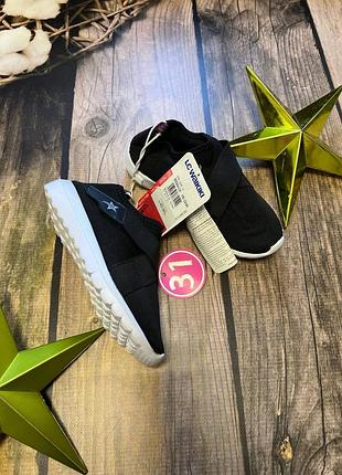 Класні кросівки для дівчинки 31 р дуже легкі і зручні