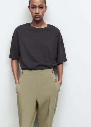 Жіночі брюки zara із золотими ґудзиками
