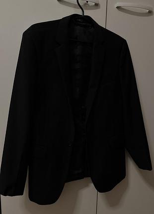 Чорний піджак
