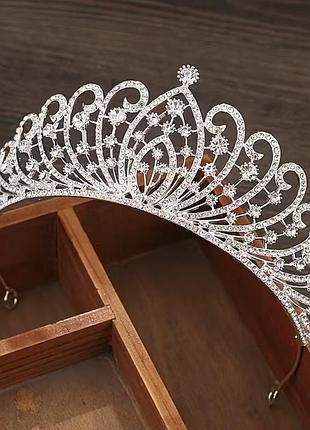 Діадема-обруч зі стразами металева