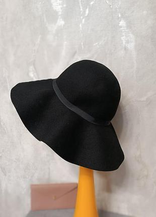 Черная шляпа шерстяной шляпы флоппи