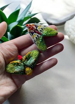 Брошка вишитий метелик