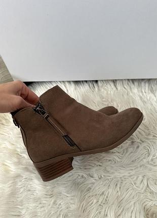Ботінки 36р темно бежевый колір