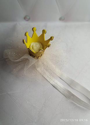 Корона золотая на повязочке на 1 год