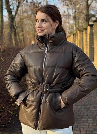 Куртка шоколадного кольору
