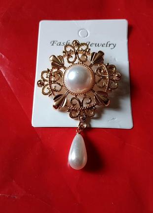 Брошка золотиста в стилі барокко