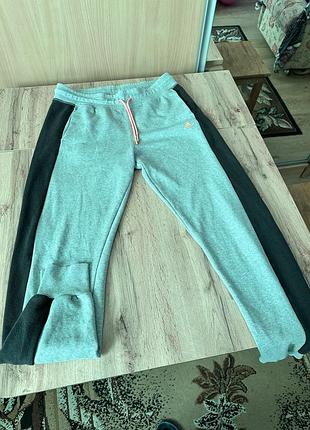 Жіночі спортивні штани