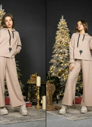 Шикарний костюм на дівчинку