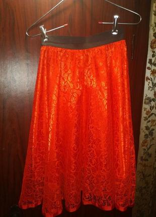 Нарядная красная гипюровая юбка3 фото