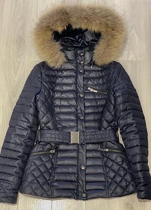 Зимова, дуже тепла та стильна куртка/пуховик.