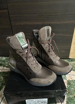 Черевики на байці, 40 розмір — теплі та зручні, призначені для носіння в холодну пору року. мають верх верх зі шкіри.