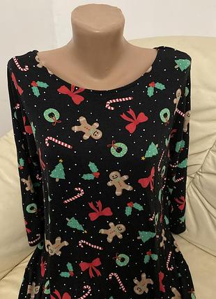 Продам сукню з новорічно-різдвяним принтом