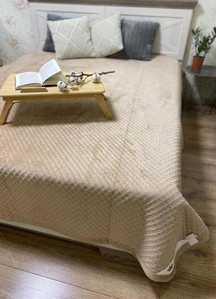 Велюрове однотонне покривало бежеве, покривало тиснене євро з велюру сіре, стібане покривало плед