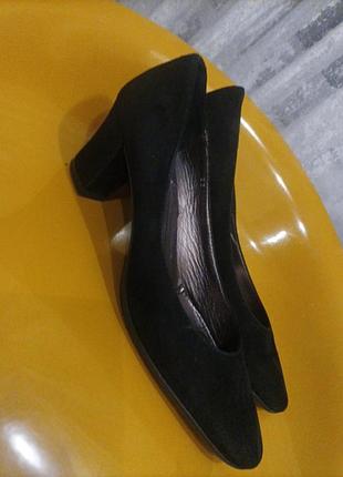 Замшеві туфлі 37 р