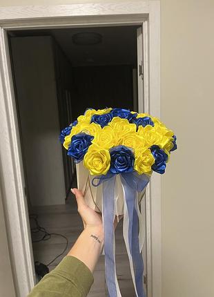 Квіти із стрічок